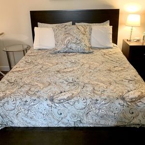 Pottery Barn organic cotton duvet and one euro sham. Like new.